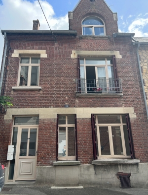 A LOUER - Appartement T2 1er étage - CENTRE-VILLE PERONNE - Loyer 450 € + 20 € de charges (réf : M0114)