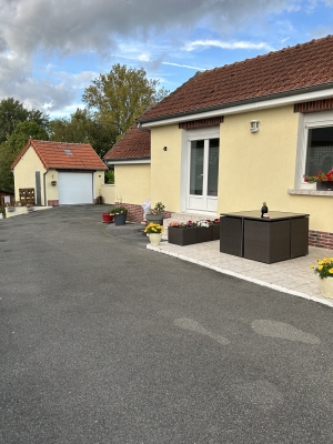 Dans village réputé pour la beauté de ses étangs - MAISON SOIGNEE et ENTRETENUE - (réf : P0041) - Proche Canal
